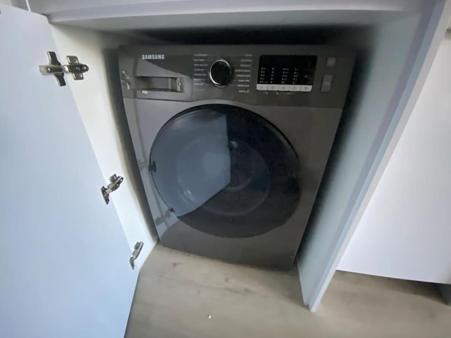 Apartment 2505 In Cape Town, Wi-fi, Pool, Free Parking