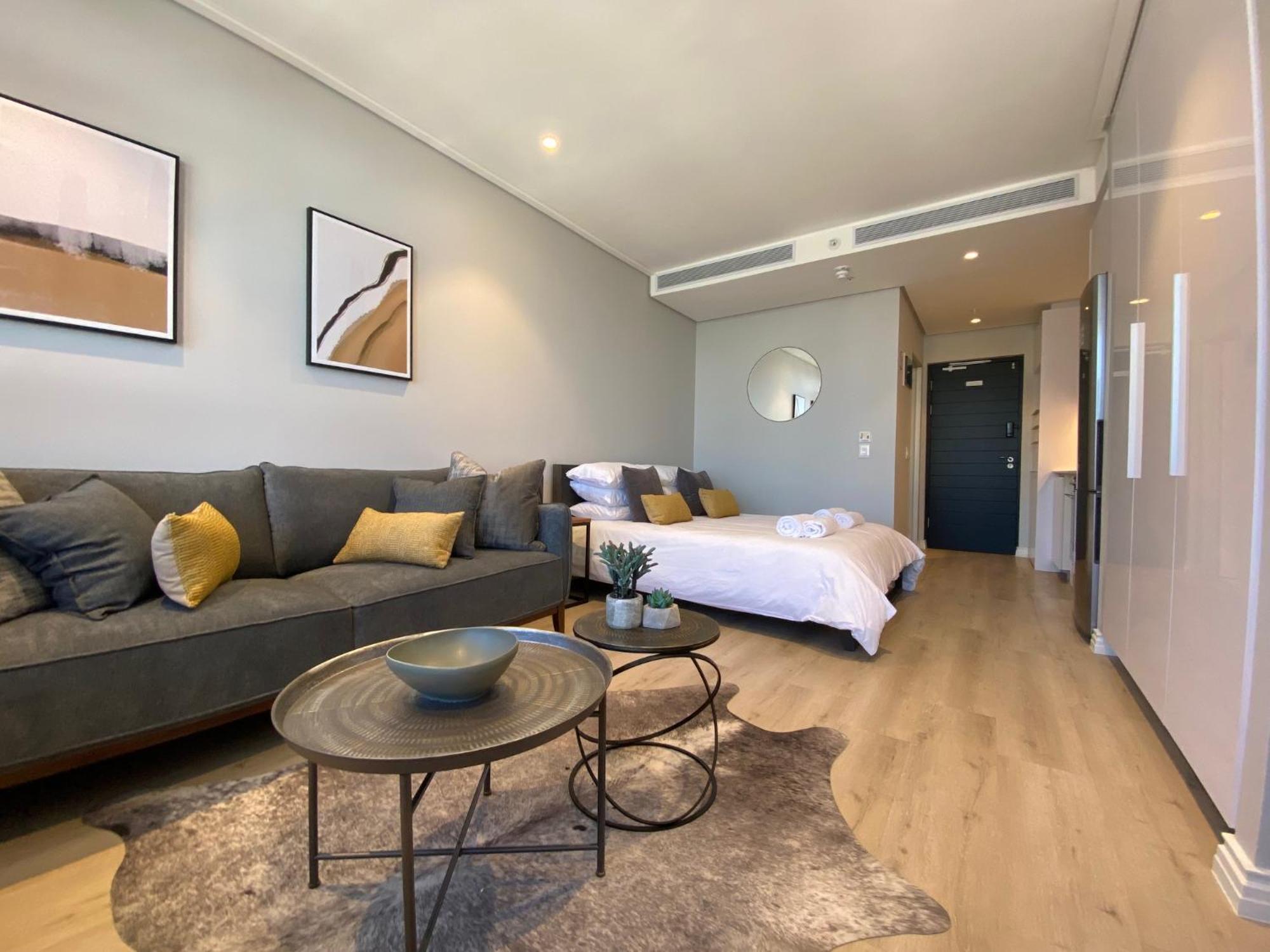 2505 In Cape Town, Wi-fi, Pool, Free Parking